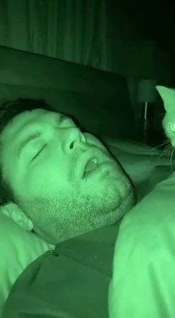 kelakuan king oyen emng ga bisa bikin tidur ngorok dengan tenang..🤣