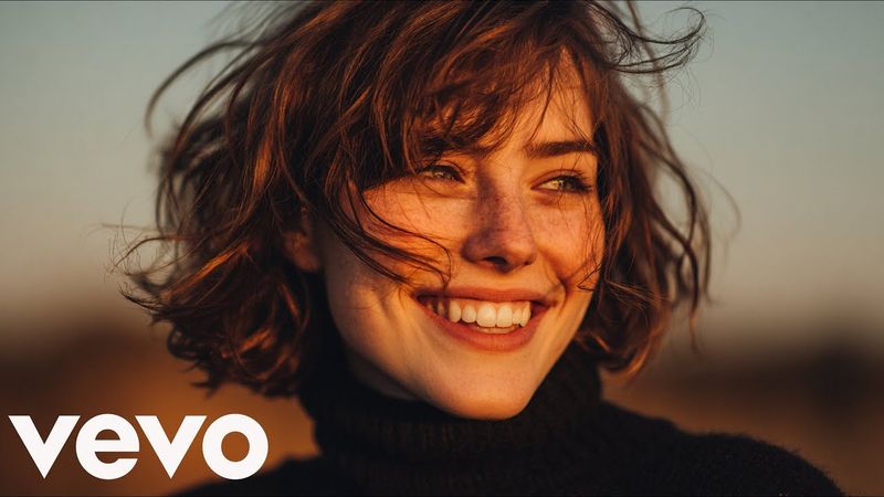 REYVI - We Fall In Love (Italio Disco 80s 90s)