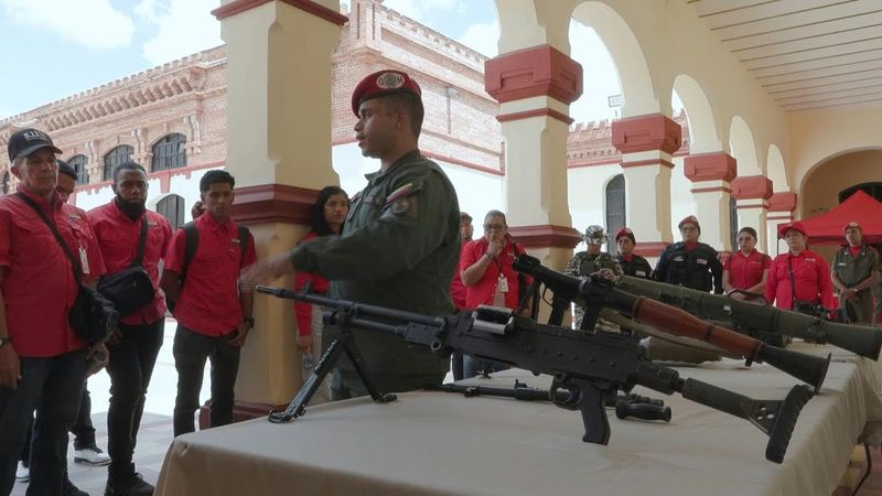 Venezuela rallies militia volunteers in response to US 'threat' | AFP