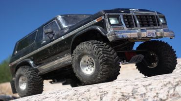 Traxxas TRX-4 Ford Bronco - RC Offroad Truck Crawling on rocks