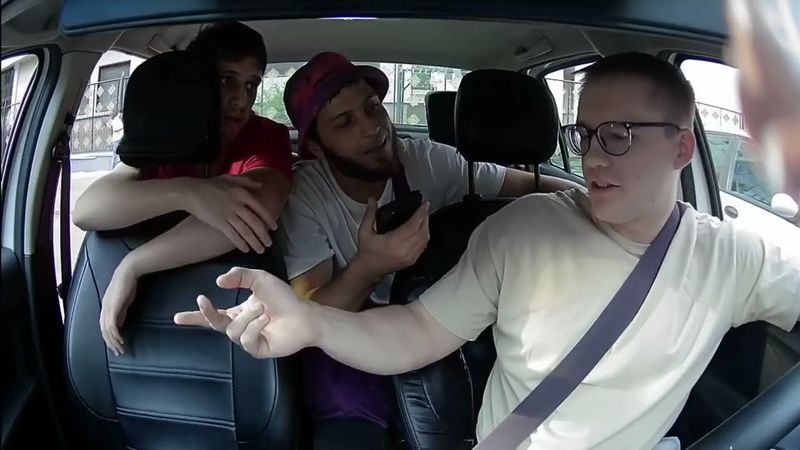 Русский таксист поставил на место трех наглых горцев. #кавказ #taxi #мигранты