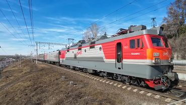 Trains russes à Irkoutsk - trains de marchandises, trains de voyageurs et trains électriques