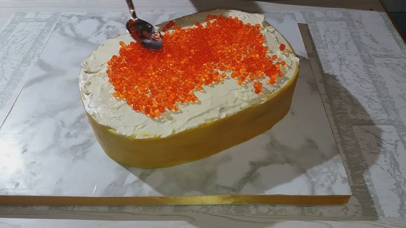 3Д торт бутерброд с красной икрой. Оформление тортика бутерброд с красной икрой. Новогодний торт