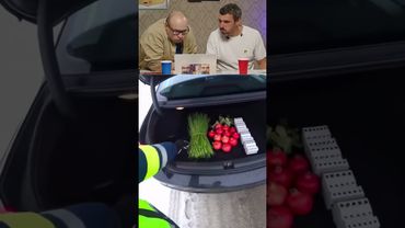 ЧТО В БАГАЖНИКЕ #shorts #новости #юмор #шуточное #прикол #смешно #смех #ржач #смехсводой