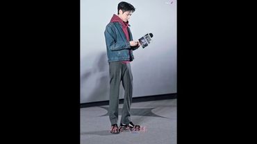 He is sooo sweet don't wanna waste candy 🍬🥺💞 #luoyunxi #shorts #thetruthwithin #罗云熙 #whispersoffate