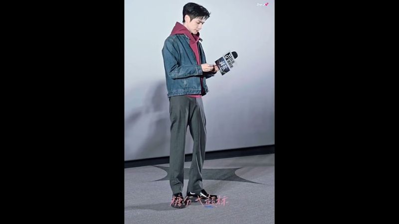 He is sooo sweet don't wanna waste candy 🍬🥺💞 #luoyunxi #shorts #thetruthwithin #罗云熙 #whispersoffate