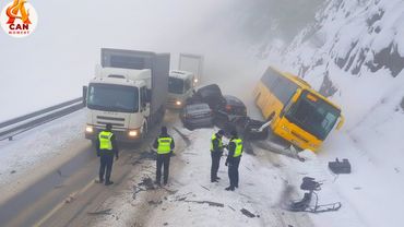 100 Icy Road Madness Caught on Camera #33