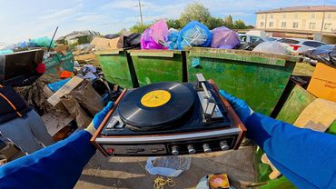 Как я зарабатываю лазая по мусоркам ? Dumpster Diving RUSSIA #113