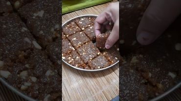 தேங்காய்பர்பி இப்படி வெல்லம் சேர்த்து சுலபமா செஞ்சுஅசத்துங்க|coconutburfi withjaggery| #coconutburfi