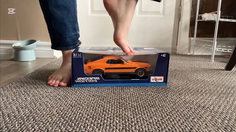Quickie crush | orange mustang