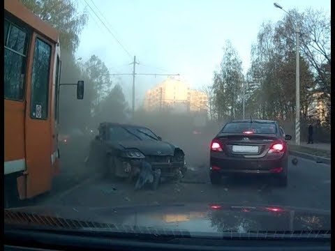 Dashcam Russia - Crazy Drivers and Car Crashes 2018
