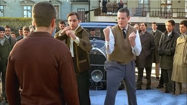 Они Думали Что Он Слабак, Но Он Оказался Уличным Бойцом