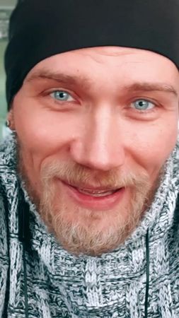 Анна Рассказчикова..    Все временно,друзья мои)