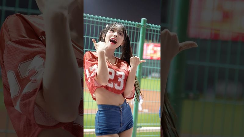 多慧是懂享受的 吹著電扇舒舒服服的應援🤣@lee_dahye #李多慧 #이다혜 #cheerleader #fancam #shorts