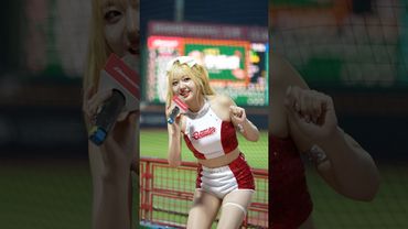 喜原妹妹真的很努力！剛來沒多久就可以拿麥帶應援了！#權喜原 #cheerleader