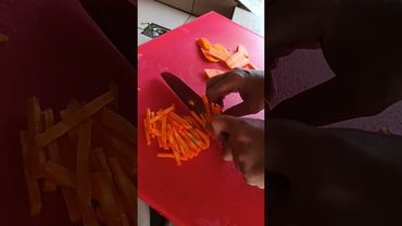 Cara Mudah Cincang Lobak Merah !!