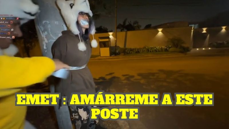 EL PADRE DOMINGO AMARRA A EMET A UN POSTE Y LA ABANDONA