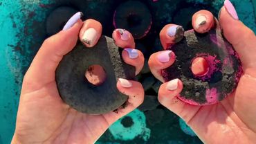 Black and pink gym chalk crush | Asmr | Oddly satisfying