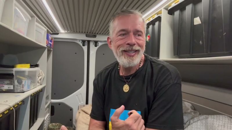 Долги нефтяного гиганта "Газпрома" будут покрывать россияне. Деньги заберут с пенсий и зарплат