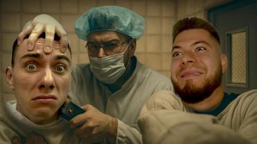 Выбираюсь Из ПСИХУШКИ с НИКИТОСОМ от ЗЛОГО САНИТАРА! 3 Серия