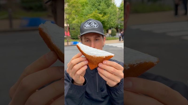 Experimentando os famosos sanduíches de creme japoneses em Tóquio! 📍 @age.3_ginza, #pãodeleitejap...