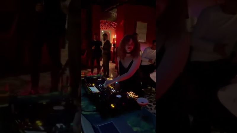 #пятница #клуб #club #friday #девушка #girl #dj #maxito #жара #лето #туса #вечер #night  #party