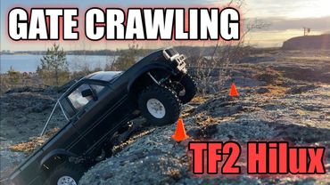 RC Toyota Hilux gate rock crawling RC4WD Trail Finder 2