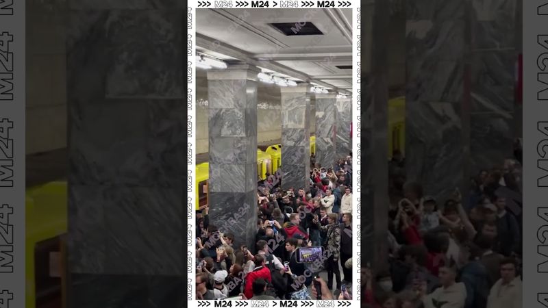 Ретро поезд в метро