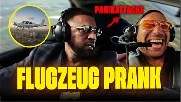 PRANK IM FLUGZEUG 😱 Mo Douzi rastet komplett aus 🥴
