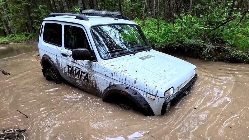 Нива "Тайга" против Сузуки Джимни на бездорожье