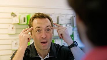 УМНЫЙ СПОСОБ ПРЕДОТВРАТИТЬ ВОРОВСТВО В МАГАЗИНАХ - Bored на Русском