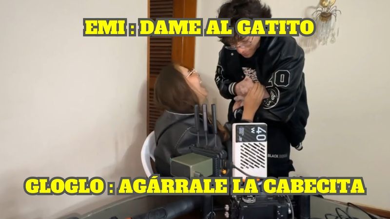 GLOGLO LE HACE UNA BROMA A EMIKUKIS