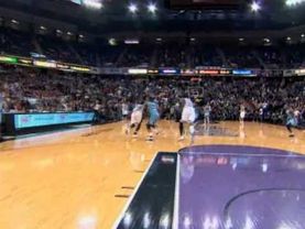 Tyreke Evans Amazing Game Winner at Buzzer