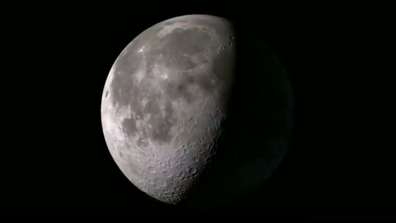 Один рік з життя Місяця за 2.5 хвилини