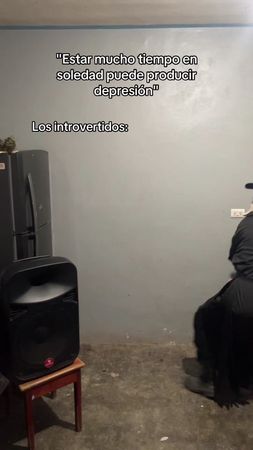Dicen que la soledad deprime… y yo acá dándole con el sonidazo JAJAJA...