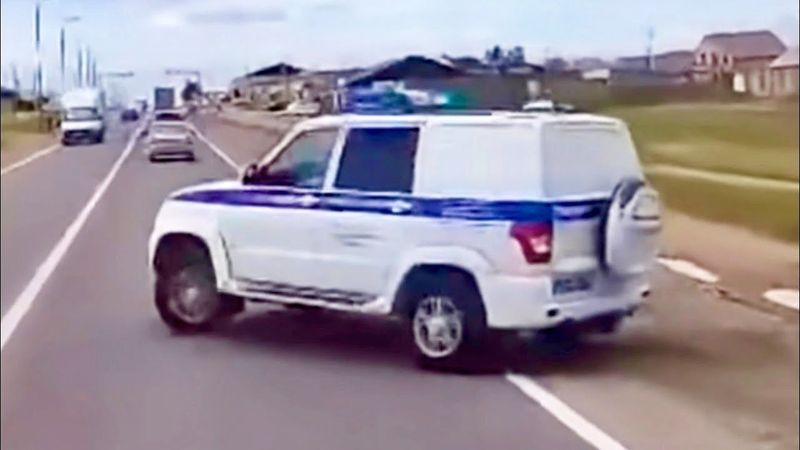 Цена самоуверенности: к чему приводят поспешные манёвры водителей на дороге!