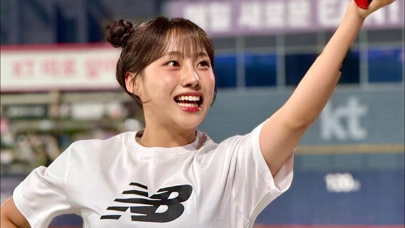 항상 밝은 표정으로 보는 사람 행복하게 만드는 이서윤 치어리더