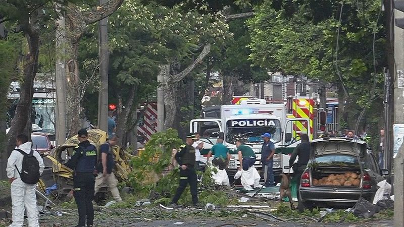 Взрыв и атака на вертолёт в Колумбии: 18 погибших и более 70 раненых