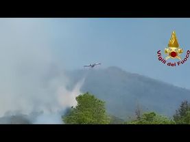 Visible from space: Vesuvius fire has three fronts still active, firefighters continue battle