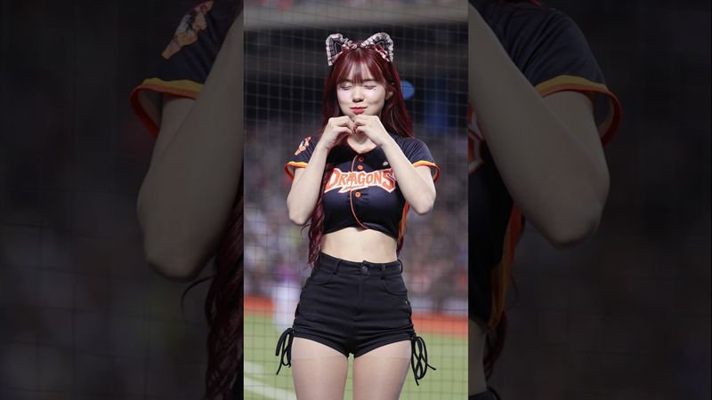 調皮鬼多慧發送愛心給大家雖然是用吐的😂@lee_dahye #李多慧 #이다혜 #啦啦隊 #cheerleader #치어리더 #中華職棒 #味全龍#cpbl #台湾野球チア#baseball