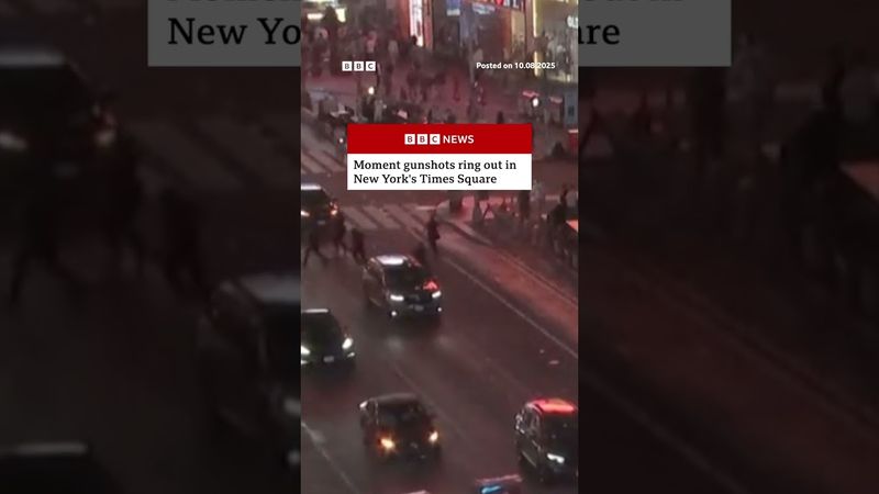 Gunfire heard in New York's Times Square as three shot. #NewYork #TimesSquare #BBCNews