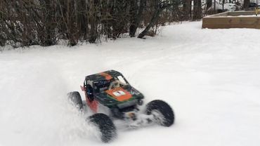 Bishop's RC Crusade - Axial Wraith Snow Bashing