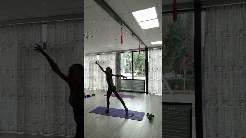 Функциональная тренировка на все тело, две гантели по 1 кг и одна 2кг