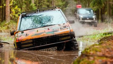 МЫ ПОЧИНИЛИ БОЁВКУ И ПОПЫТАЛИСЬ ПРОЙТИ МАРШРУТ ....