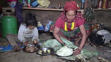 Nepali village || Cooking mushroom, potato, and cabbage vegetables in the village