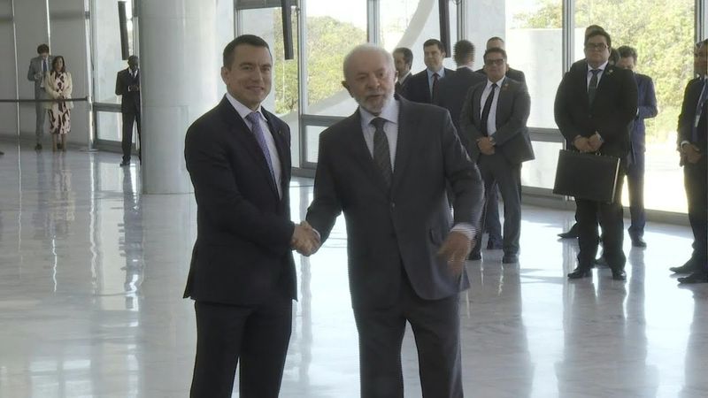 Brazil's Lula welcomes Ecuadoran counterpart Noboa at Planalto Palace | AFP