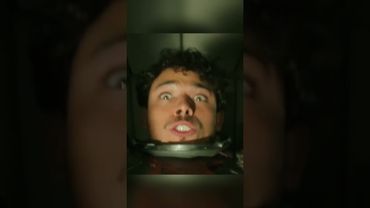 Из за крушения астронавта выбросило на неизвестную планету  #фильм #кино #пересказыфильмов #сериал