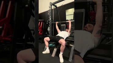 Press inclinado 20-30º en multipower - Pectoral