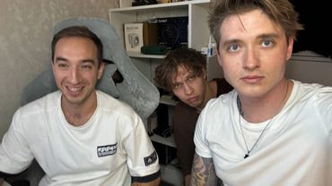 ИРЛ СТРИМ МАКСА ВАЩЕНКО НА ХАТЕ САНЬКА С ДРУЗЬЯМИ. ОБЩЕНИЕ С ПОДПИСЧИКАМИ. МИНИ АЛКО-СТРИМ #вайб