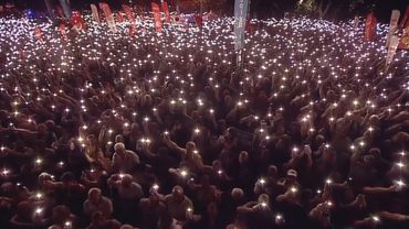 Тысячи людей вышли на митинг в поддержку мэра Стамбула